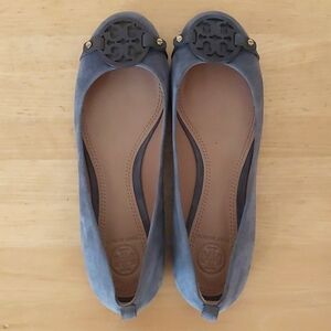 Tory burch grey suede flat shoes